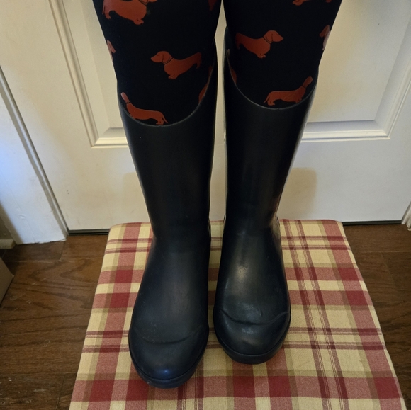 Emily Bond Tremont Willie Tall Muck boot in navy and red, size 7 women's - Picture 2 of 5